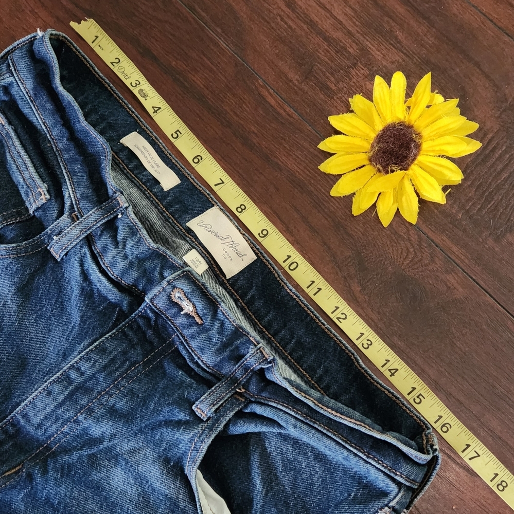 Universal THREAD HIGH RISE Flared Jeans - Picture 7 of 10